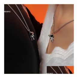 Pendentif Colliers Magnétique Couple Collier Étoile Spaceman Amour Coeur Astronaute Amitié Bijoux En Acier Inoxydable Chaîne Amant Cadeau Dr Dhqey