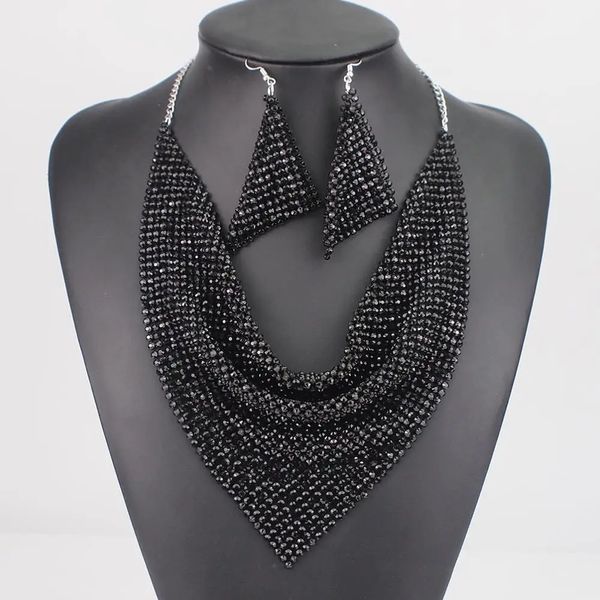 Collares colgantes Manilai