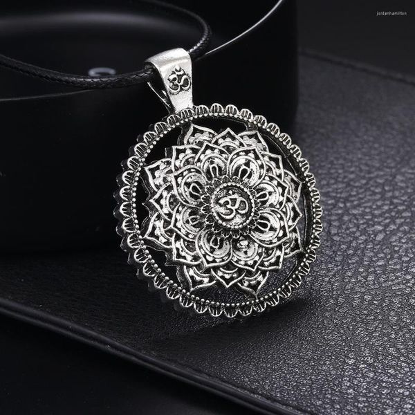 Collares colgantes Hombres y mujeres Clásico Hindu Zen Yoga Metal Mandala Collar Estilo religioso Oración Amuleto Joyería