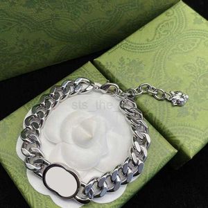 Colliers de pendentif Collier de cou collier Choker Bracelets en acier inoxydable Cuban Link Silver Chain Top Quality Letter Pendants pour Collier de créateur pour femme