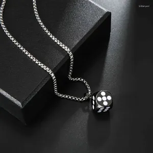 Colliers pendants Collier de dés noir pour hommes Géométrie de jeu amovible pour femmes Bijoux de street