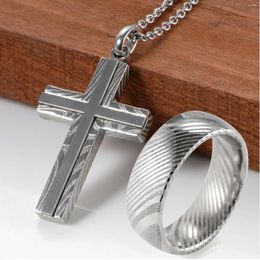 Colliers pendentifs bijoux pour hommes véritable collier de croix en acier de Damas avec chaîne ronde en acier inoxydable de 24 "pour hommes