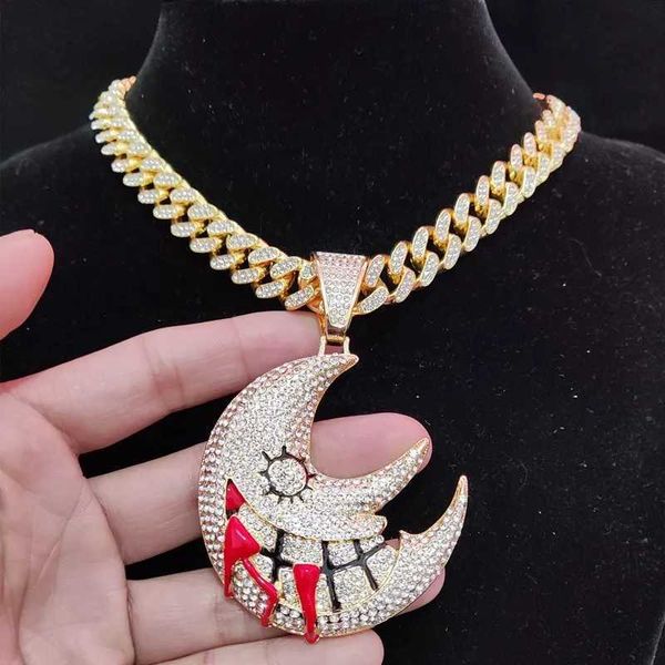 Colliers pendants hommes Collier de lune hip hop avec une chaîne cubaine de 13 mm Hiphop Iced Out Bling Fashion Charm bijoux 230613