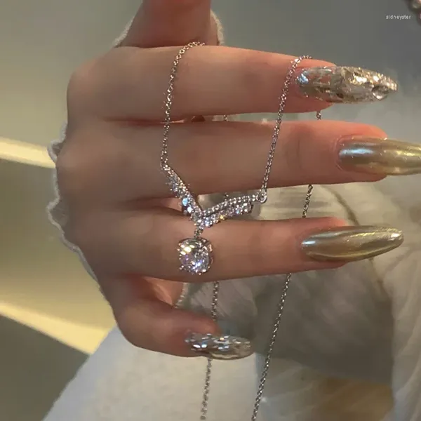 Pendentif Colliers Mengjiqiao français Zircon cristal géométrique en forme de V collier pour femmes simple chaîne clavicule collier bijoux cadeaux