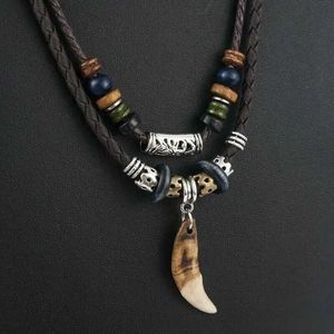 Colliers pendants masculins gothiques multiprices de dents de loup vintage en cuir en cuir collier de prière tissé pour femmes