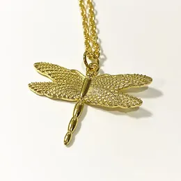 Hanger Kettingen Metaallegering Ketting voor Vrouwen Man Liefhebbers Delicate Ketting Dragonfly Goud Kleur Verlovingssieraden