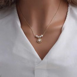 Colliers pendents Minar Luxury Real Gold plaqué en laiton brillant CZ Zircon Hollow Shell Freshwater Pearl Pending Charm Choker Colliers pour femmes