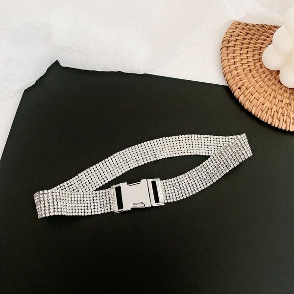 Collares colgantes Minar Luxury Shiny Rhinestones Gargantillas para mujeres Minimalista Color Plata Ancho Chunky Cadena Collar Night Club Joyería