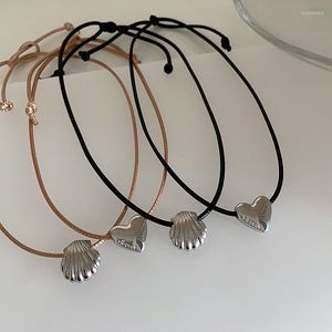 Hanger Kettingen Minar Eenvoudige Zilveren Kleur Metalen Hart Shell Bruin Zwart PU Leer Touw Ketting Choker Ketting Voor Vrouwen Dames