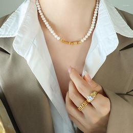 Collares pendientes Collar mínimo exquisito Triángulo 2023 Estilo Empalme Perla de agua dulce Cadena de collar de diseño pequeño