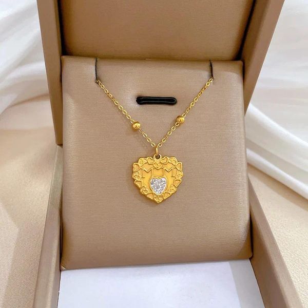 Collares colgantes Mamá Diseño de lava Collar de corazón de cristal blanco Dulce Accesorios de amor lindo Día de San Valentín Joyería de mujer