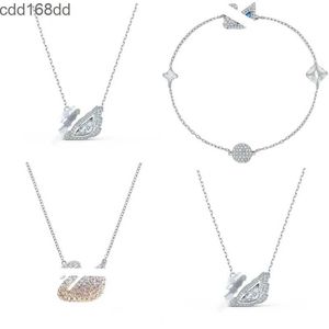 Colliers de pendentif Colliers de pendentif pour la fête des femmes pour femmes Swan battant Heart Diamond Pendant Bracelet 18K Gold Swan Designer Collier Fashion Gift Bijoux