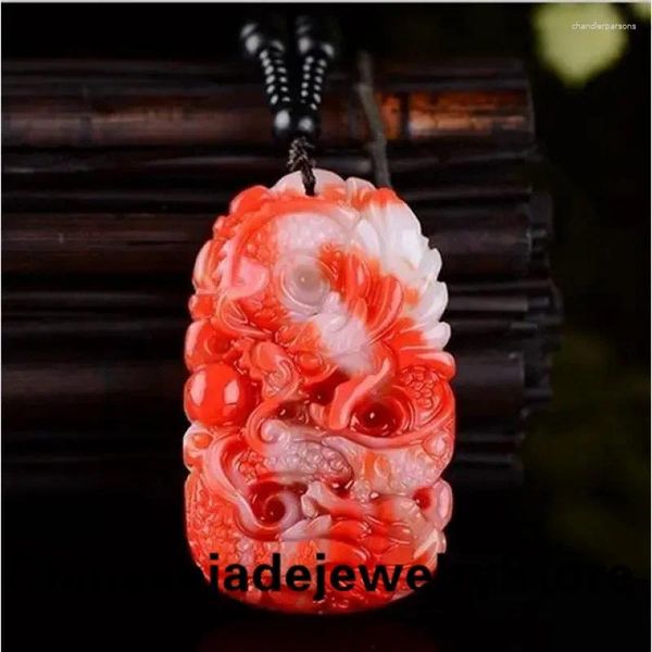 Colliers pendents Natural Chicken Blood Jade Dragon Hommes Femmes certifiées Red Jades Stone Amulet Gifts For Male Fashion Charms Bijoux