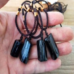 Colliers pendants Collier de Crystal Natural Black Tourmaline Collier Stone Guérison pour les bijoux de pierres précieuses brutes Gift Men Wom