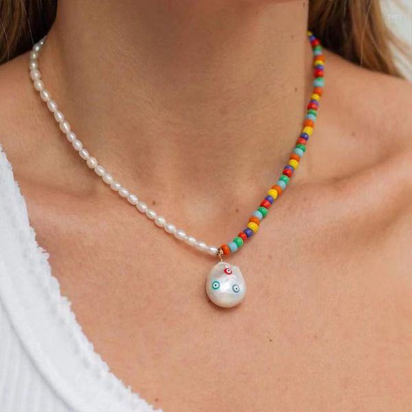Collares colgantes Perlas naturales de agua dulce Collar de cuentas de vidrieras Encanto de moda Ojo de pavo barroco adornado con joyería
