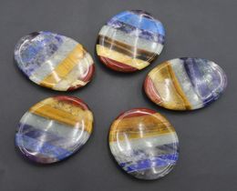 Collares colgantes Gema natural 7 Chakra Energía Pulgar Cóncavo Masaje suave Piedra Reiki Curación Meditación Cristal Terapia espiritual9396551