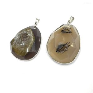 Pendentif Colliers Pierre Gemme Naturelle Forme Irrégulière Gris Agate Artisanat Fait À La Main Collier Bijoux Accessoire Pour Femme Taille 35x45-36x50mm