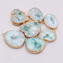 Colliers pendants Natural Round Round Blue Crystal Quartz Pierre Loose Pierre pour collier Bijoux de fabrication accessoires