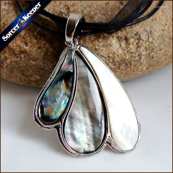 Pendentif Colliers Nacre naturelle Collier de coquillage Strass Fan de mer Perles de vadrouille d'eau douce pour les femmes Bijoux Faisant des charmes SKA27