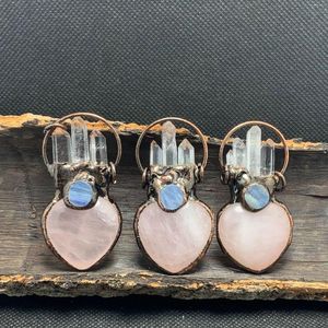 Pendentif Colliers Naturel Rose Quartz Coeur Forme Guérison Cristal Antique Bronze Charmes Pour Collier Faire Vintage Prisme Amulette DIY