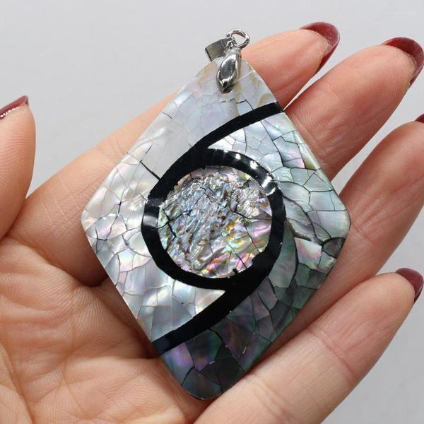 Colliers pendants Natural Shell Mother of Pearl épisser des ormeaux exquis Charmes exquis pour les bijoux accessoires de collier de bricolage47x60 mm