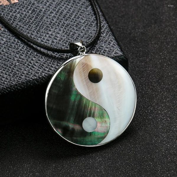 Collares colgantes Concha natural Tai Ji Yin Yang Collar para mujeres Hombres Clásico Negro Blanco Chino Taoísmo Signos Regalo de joyería