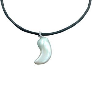 Collares pendientes Naturaleza Collar de perlas de agua dulce Big MOON Forma barroca .magnet Closer