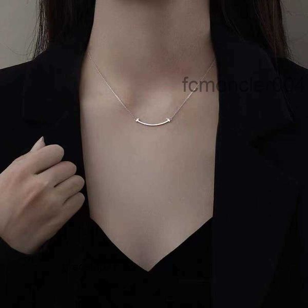 Colliers pendants Collier Femine Sterling Silver S925 Diamond Set Smile Face Fashion Student Collar Chain Counder Designer Couple Gift Vxqj