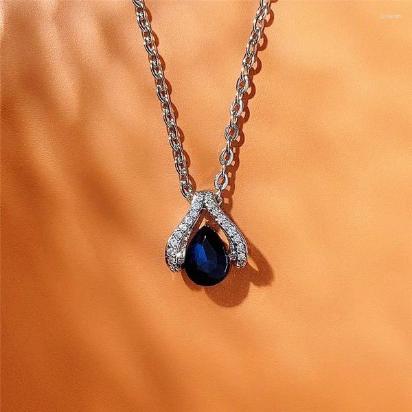 Colliers pendants Collier Femmes Blue Cumbic Zirconia Ly conçue moderne couche argent plaqué Elegant Dame's Bijoux