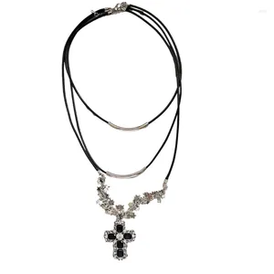 Colliers pendentifs Collier néo-gothique Collier de croix à 3 couches avec Muti Bright Star Accessoires Punk à la mode et polyvalents