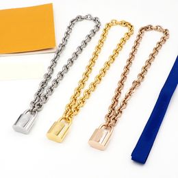 Colliers pendentifs 1V Nouveau collier de verrouillage Callier Designer Calcotage Pendant