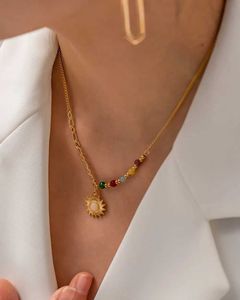 Colliers de pendentif Nouveau acier inoxydable 18 carats à demi-couleur chaîne de perles demi-figure Chaîne Naturel Stone Sun Pendant Collier étanche bijoux Womens J240513