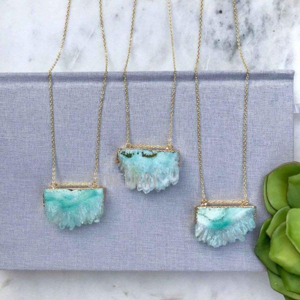 Collares colgantes NM36624 Natural Aqua Druzy Crystal Cluster Forma libre Rebanada Collar de cadena chapado en oro Joyería minimalista mínima