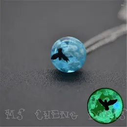 Hanger Kettingen Noctiluce Blauwe Lucht En Witte Wolken Vogel Gradiënt Ketting Transparant Kristal Hars Sieraden Voor Vrouwen Cadeau