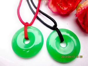 Pendentif colliers paire/2 pièces en gros chinois naturel vert jade sculpté à la main harmonie/collier