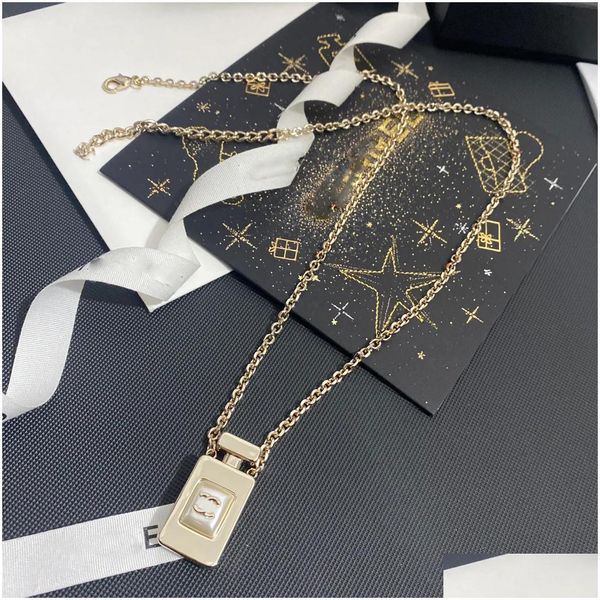 Pendentif Colliers Pearl Bouteille Modèle Designer Pendentifs Marque Lettre 18K Plaqué Or Collier De Cuivre Chaînes De Charme Mode Hommes Femmes C Dhfhd