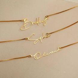 Colliers pendentifs Collier de nom en or personnalisé avec chaîne de boîte collier de nom personnalisé bijoux faits à la main cadeau d'anniversaire personnalisé pour sa maman 231121