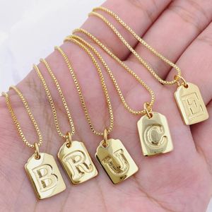 Collares colgantes Personalizado Lindo Tamaño Pequeño Metal 26 Letras Inicial Chapado en Oro Nombre Joyería