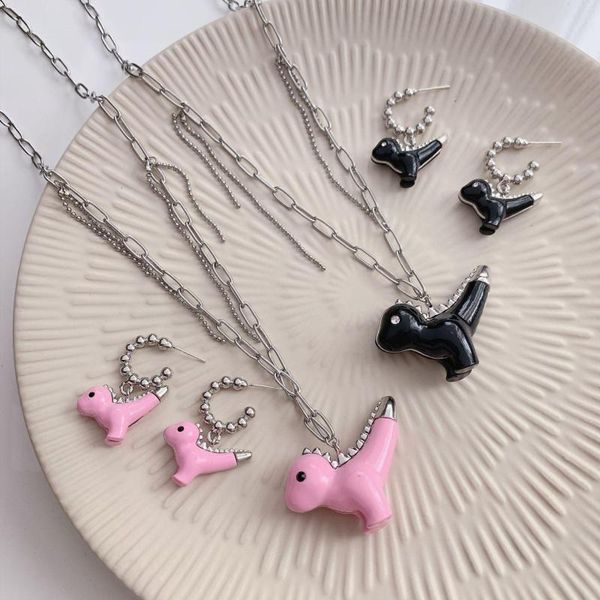 Collares colgantes Rosa Negro Esmalte Mini Collar de dinosaurio para mujeres Dulce Lindo Encanto Estética Pendientes Stud Joyería de moda casual