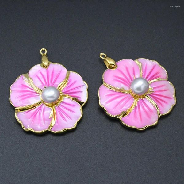 Collares colgantes Color rosa 39 mm Flor de sweet de 39 mm Tallado con colgantes de perlas de agua dulce natural para mujeres joyas