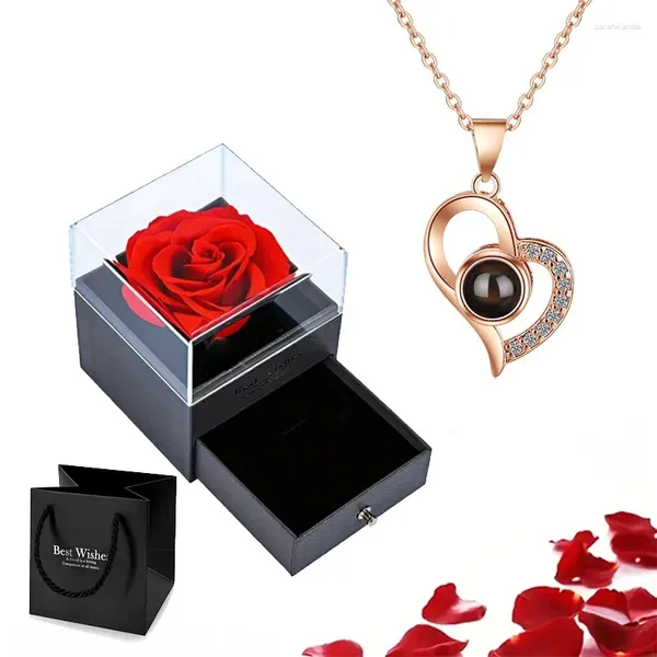 Colliers pendentifs Collier de projection Ensemble avec boîte cadeau rose 100 langues je t'aime coeur joelry accessoires