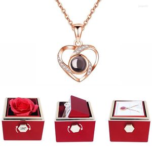 Colliers pendentif collier de projection avec cadeau rose rotatif 100 langues je t'aime coeur bijoux pour femmes cadeaux d'anniversaire de noël