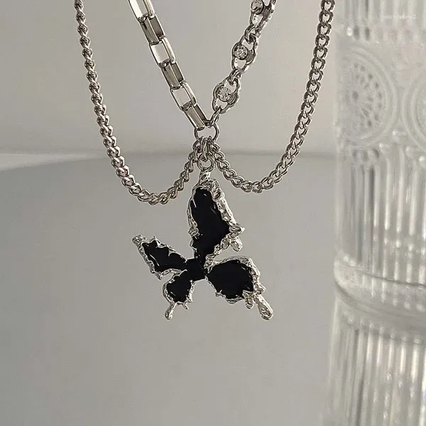 Colliers pendants Collier de papillon liquide noir gothique punk pour femmes Couleur argentée en métal Chaîne Y2K Jewelry Cadeaux