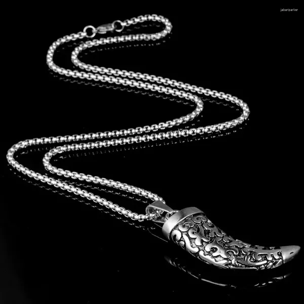 Pendentif Colliers Punk Hip Hop Acier inoxydable Croissant Dent Spike Collier Hommes Femmes Mode Loup En Cuir Corde Bijoux