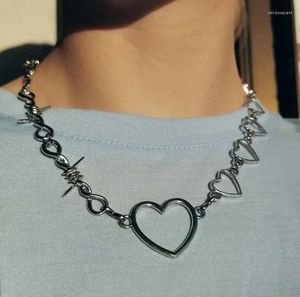 Pendentif Colliers Punk Metal Love Heart Thorns Collier pour femmes Mode Vintage Hip Hop Rock Charm 90s Esthétique Bijoux Cadeau