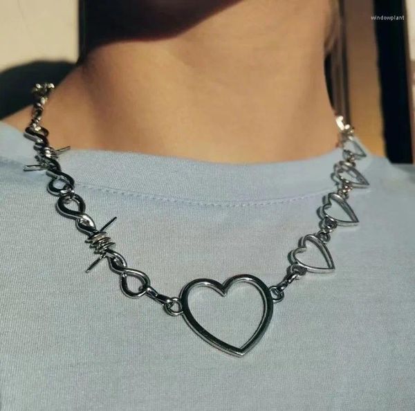 Collares colgantes Punk Metal Amor Corazón Espinas Collar para mujeres Moda Vintage Hip Hop Rock Charm 90s Estética Joyería Regalo