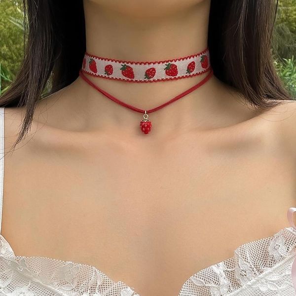 Collares pendientes PuRui Y2K Collar creativo de fresa Gargantilla de cadena de cuerda roja de terciopelo coreano para mujer Collar de joyería Regalos de calle de moda