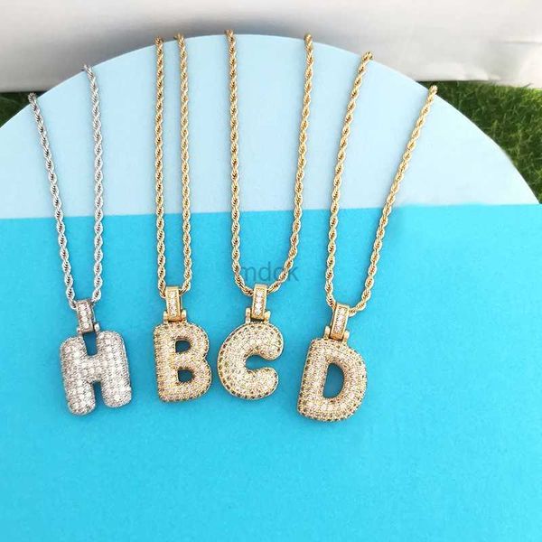 Collares colgantes QMHJE encanto inicial A-Z Collar Mujeres Men Cabarde de acero inoxidable Cadena de cuerda Fat Alphabet Gold Silver Color Hip Hop Iced 240419