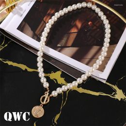 Pendentif Colliers QWC 2023 INS Style Rétro Coin Collier de perles pour femmes Bijoux Premium Cadeau d'anniversaire