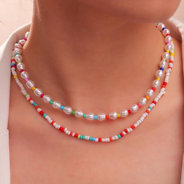 Collares colgantes Collar colorido del arco iris para las mujeres Joyería de perlas inicial Gargantilla con cuentas